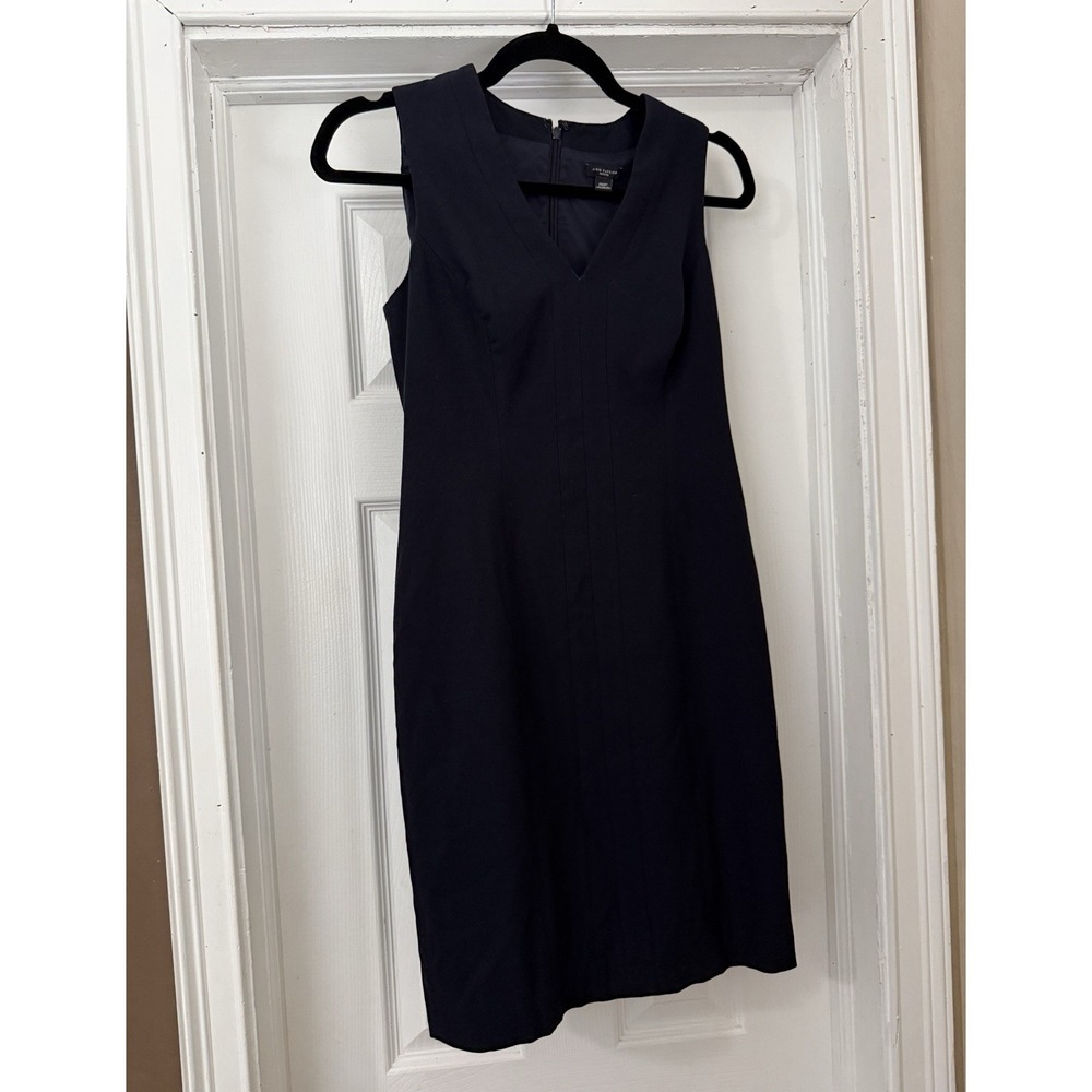 Ann Taylor Black Sleeveless V-Neck Sheath Knee Dress Lined Zip Back 00P
